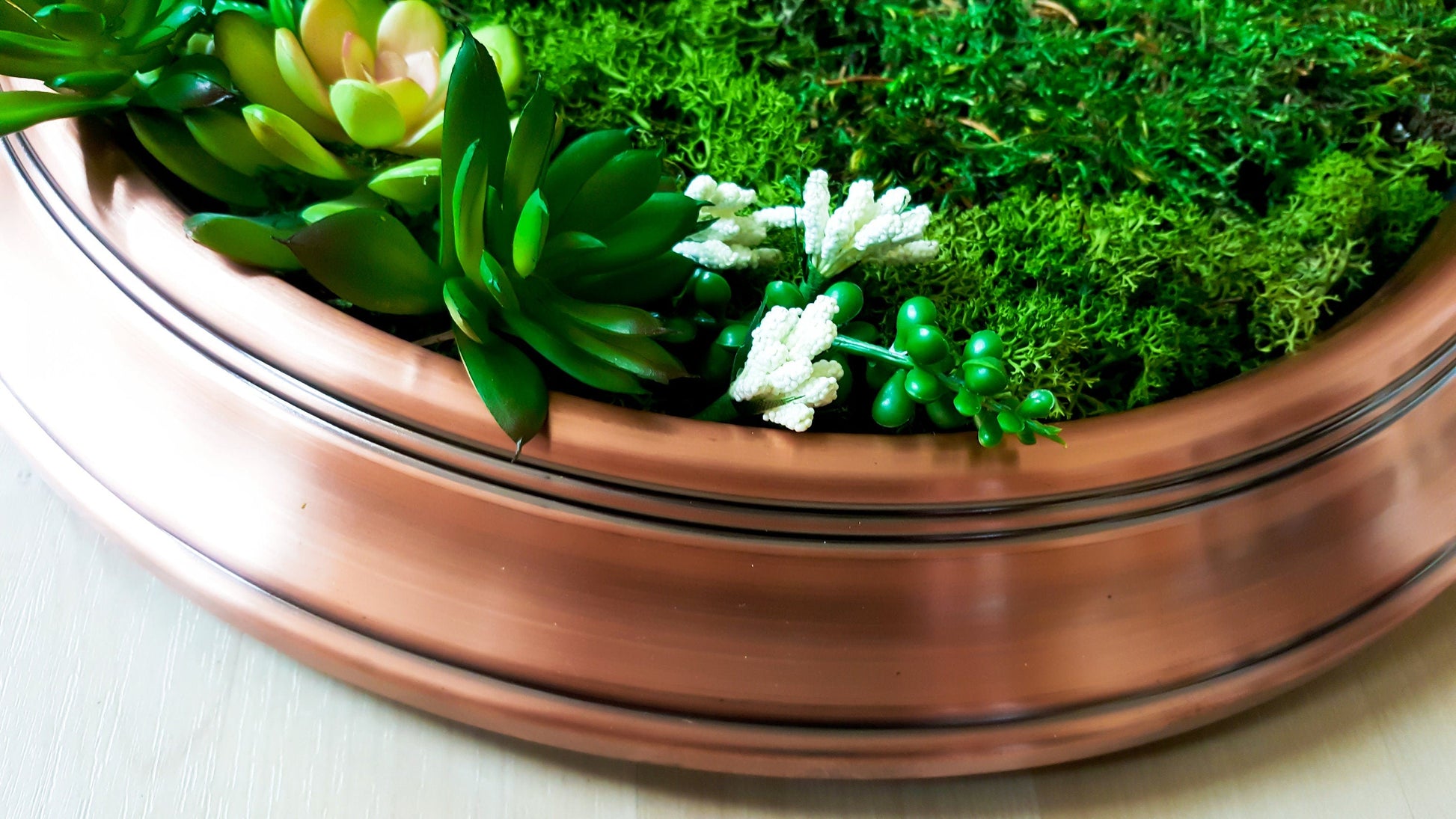 Eco-Friendly Moss Wall Clock – Sustainable Green Decor for Modern Interiors RishStudio