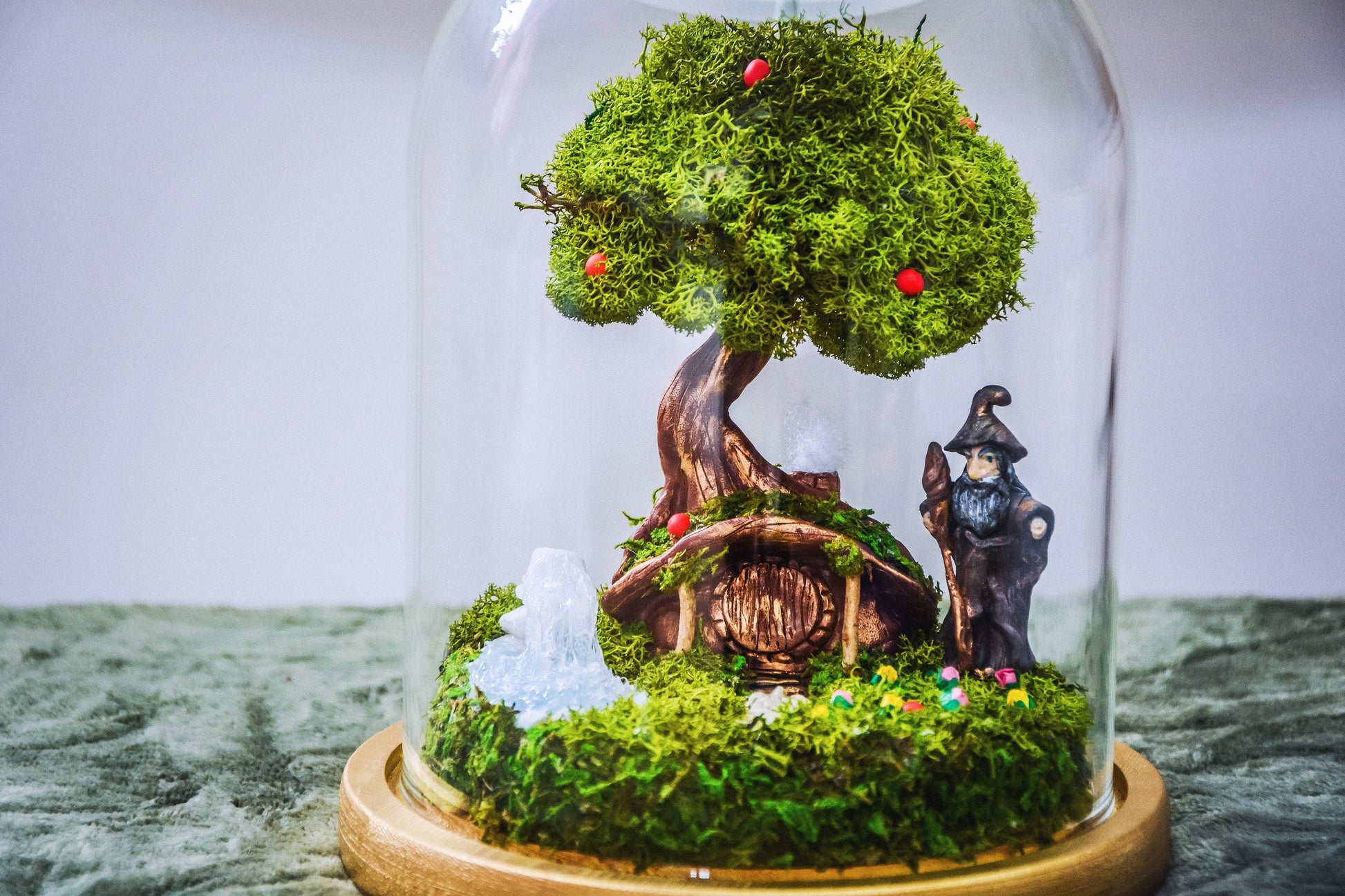 Handcrafted Hobbit Terrarium Table Lamp – Eco-Friendly Biophilic Lighting with Real Moss and Sustainable Design RishStudio