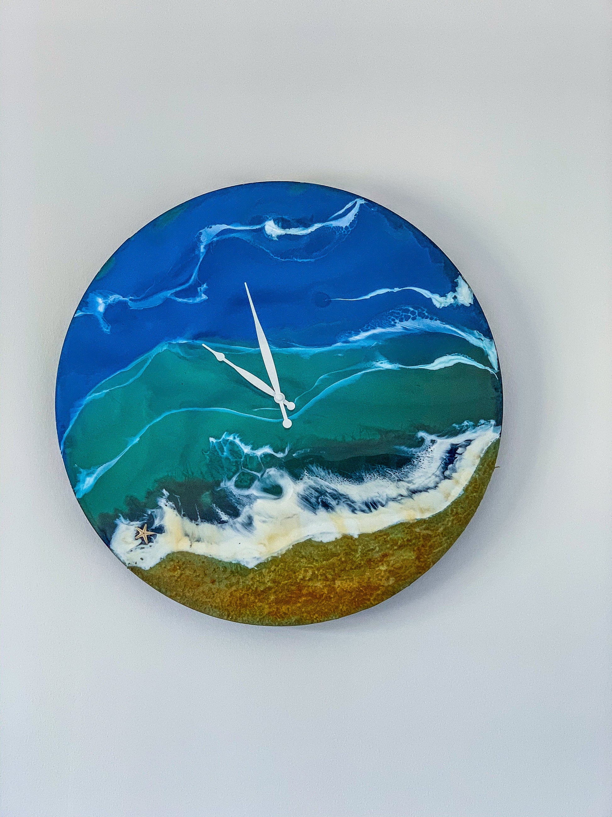 Handmade Ocean Resin Wall Clock – Coastal Beach-Inspired Epoxy Art Timepiece RishStudio