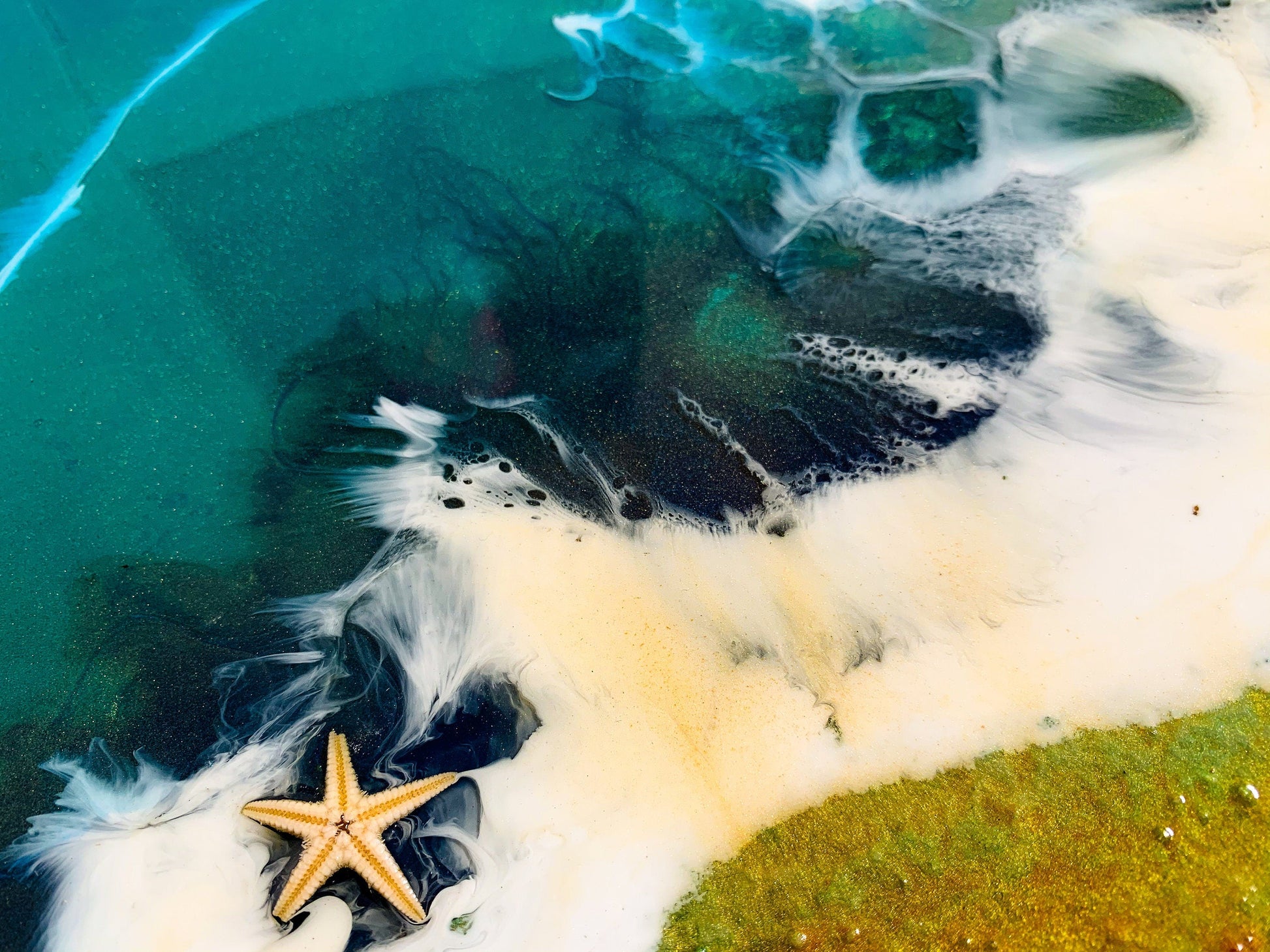 Handmade Ocean Resin Wall Clock – Coastal Beach-Inspired Epoxy Art Timepiece RishStudio