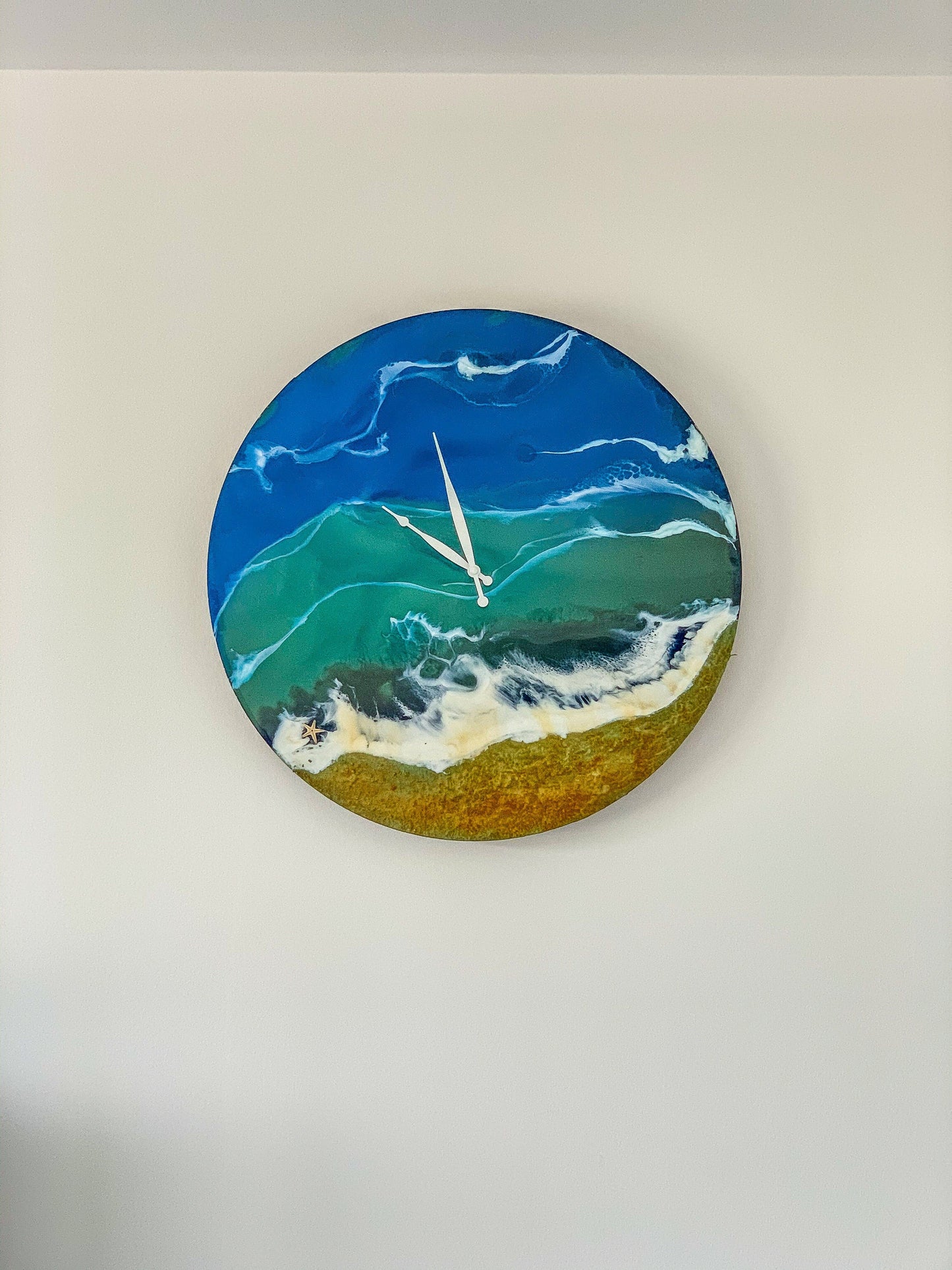 Handmade Ocean Resin Wall Clock – Coastal Beach-Inspired Epoxy Art Timepiece RishStudio