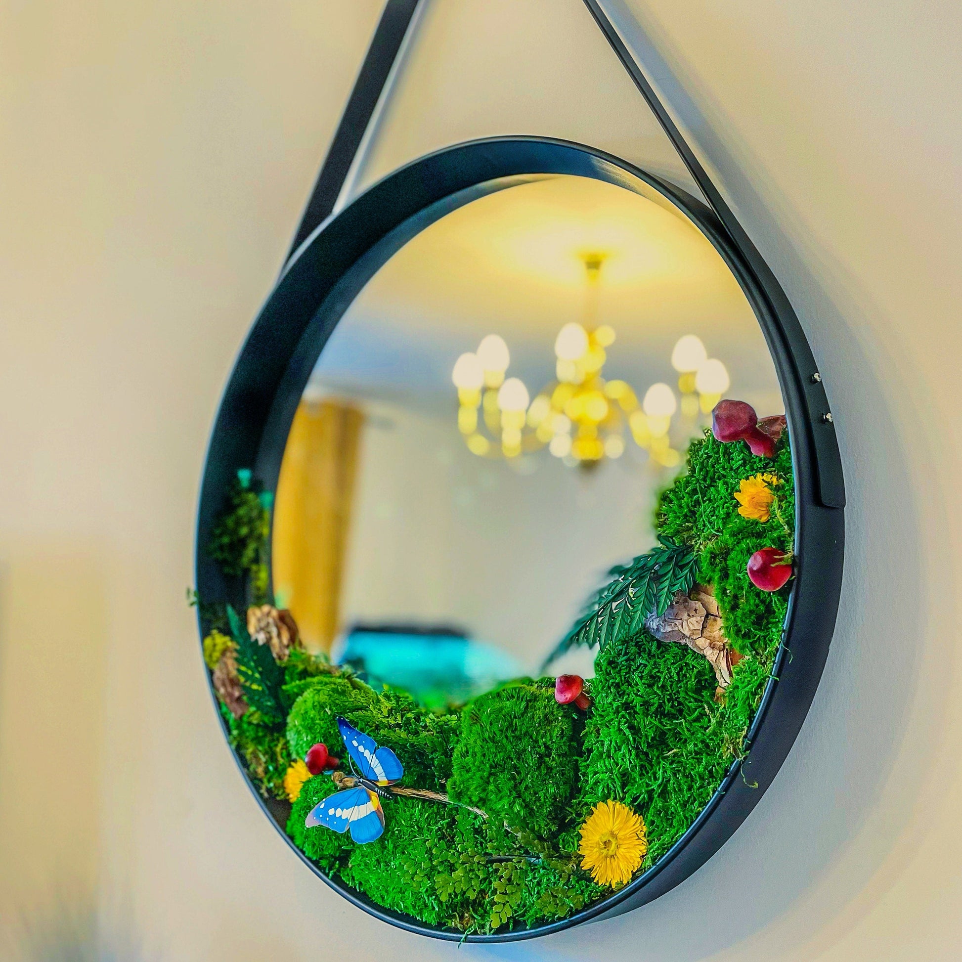 Round Hanging Mirror with Preserved Moss & Floral Accents – Nature-Inspired Wall Décor mossartbyrishstudio