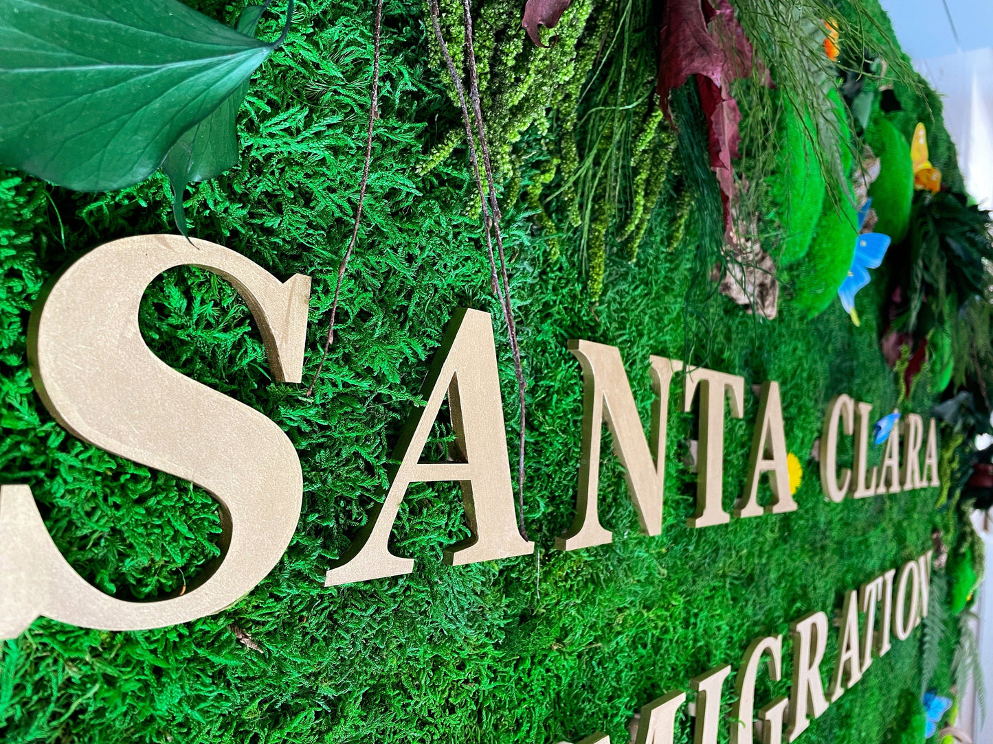 Custom Moss Wall with LED Logo – Welcome Sign Green Wall for Office, Reception, or Retail – Preserved Moss Branding Installation mossartbyrishstudio