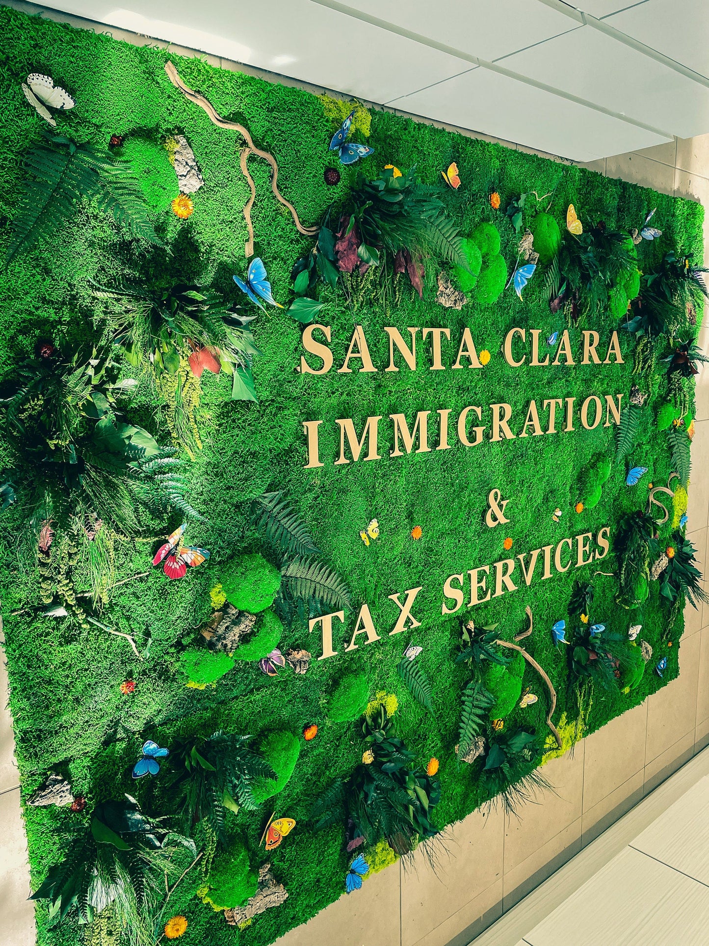 Custom Moss Wall with LED Logo – Welcome Sign Green Wall for Office, Reception, or Retail – Preserved Moss Branding Installation mossartbyrishstudio