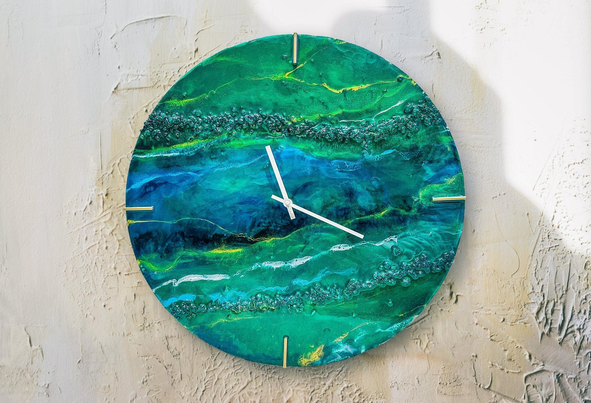 Handmade Ocean Resin Wall Clock – Abstract Art Timepiece with Blue & Green Waves, Coastal Home Décor, Unique Gift for Ocean Lovers mossartbyrishstudio
