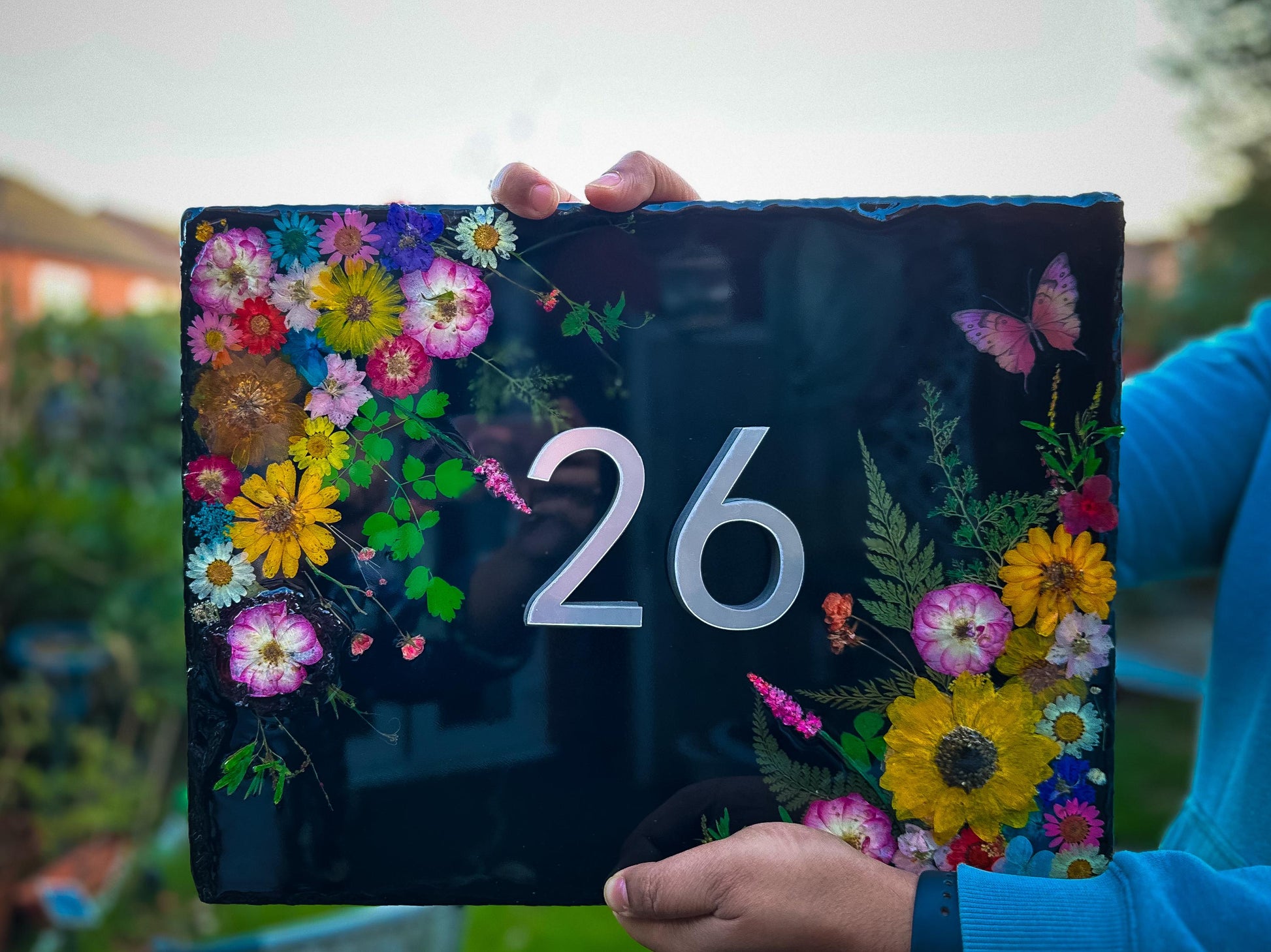 Custom House Number Plaque with Real Flowers – Resin Address Sign for Door or Gate – Handmade Outdoor Floral Number Plate – Waterproof & UV Protected mossartbyrishstudio