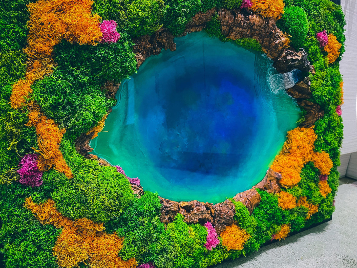 Eco-Friendly Moss & Resin Wall Art – Sustainable Blue Lagoon Landscape with Natural Bark – Handmade Nature-Inspired Decor mossartbyrishstudio