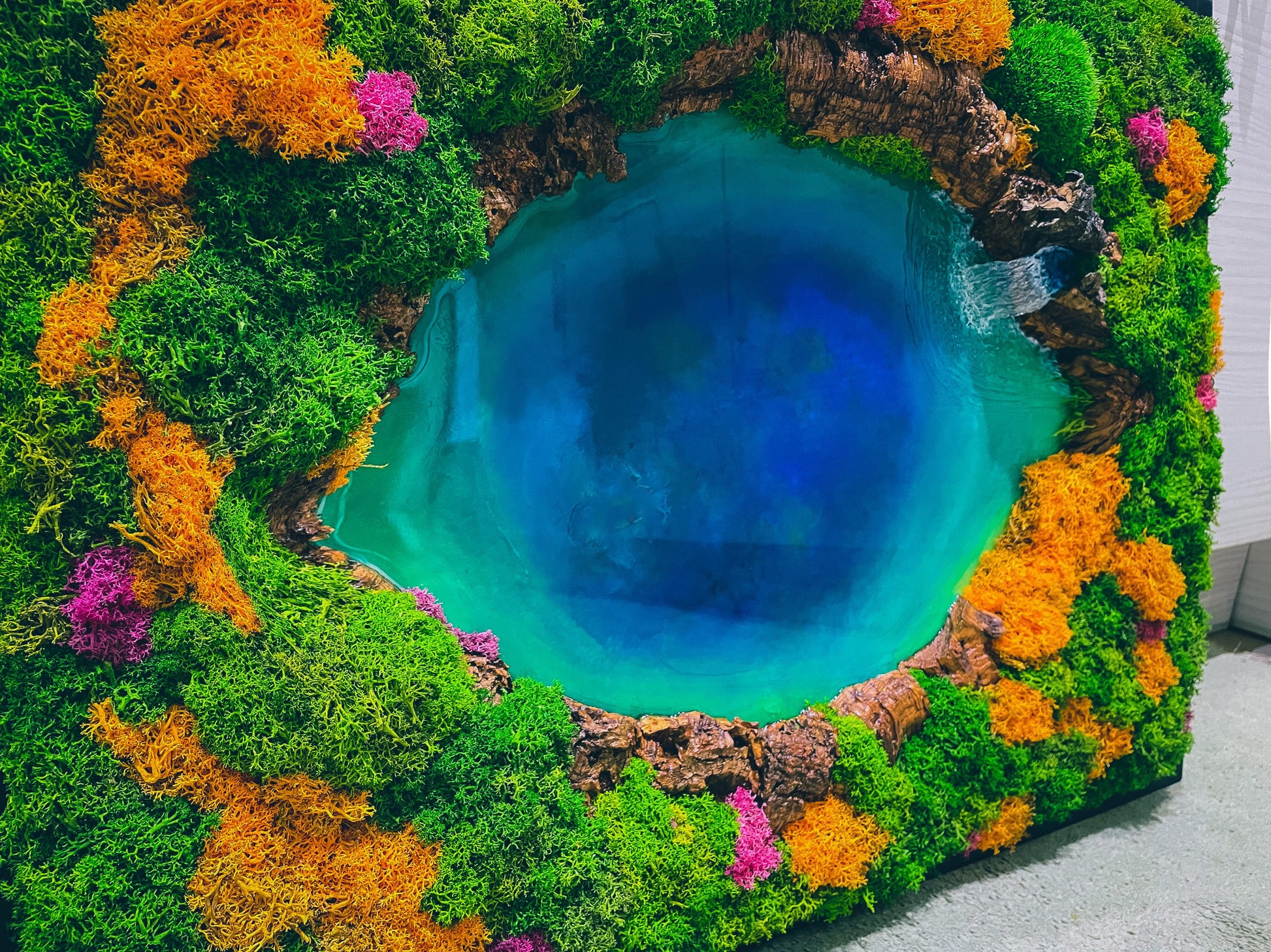 Eco-Friendly Moss & Resin Wall Art – Sustainable Blue Lagoon Landscape with Natural Bark – Handmade Nature-Inspired Decor mossartbyrishstudio