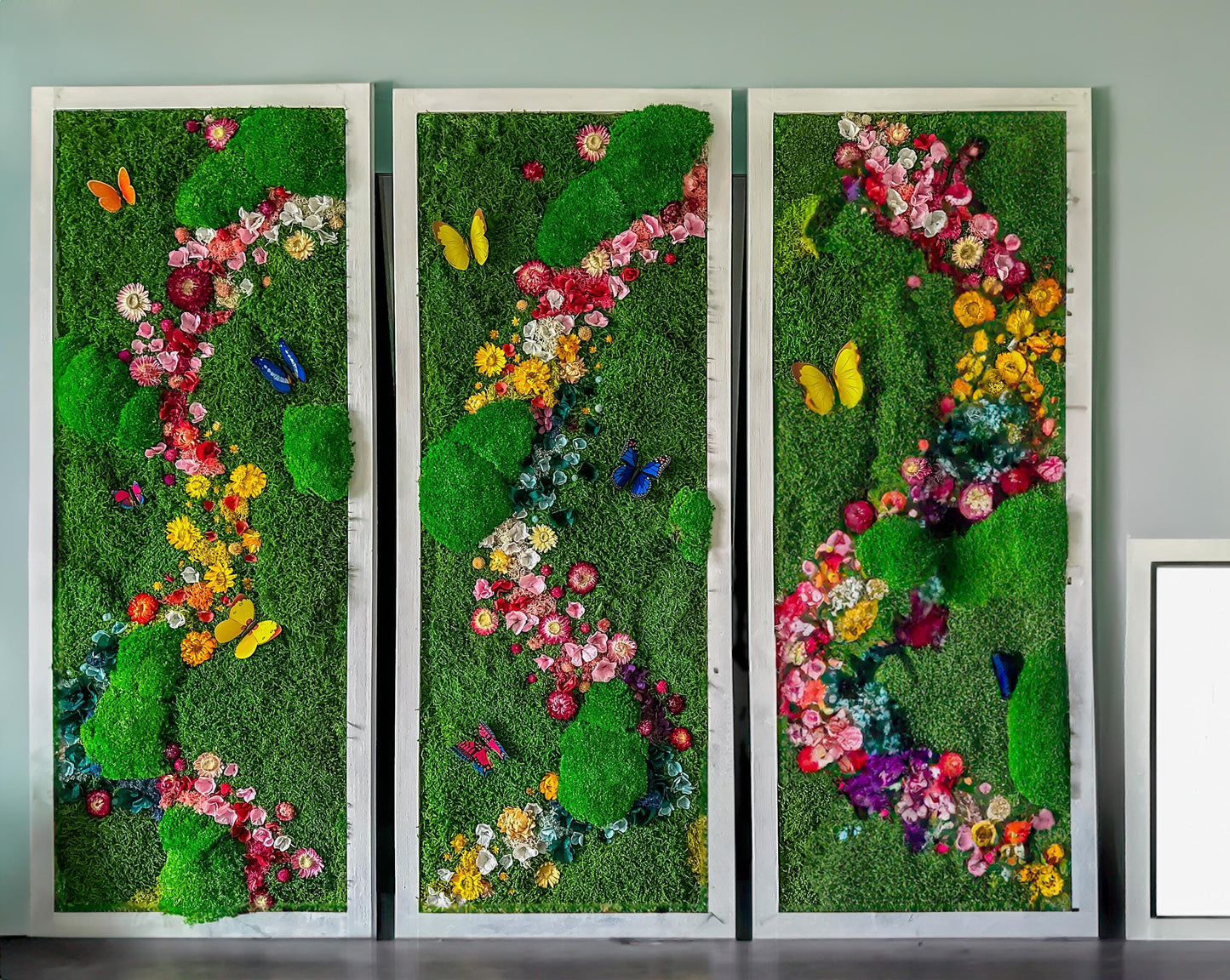 Handmade Vertical Moss Wall Art with Preserved Flowers & Butterflies – One-of-a-Kind Framed Nature Decor for Home & Office mossartbyrishstudio