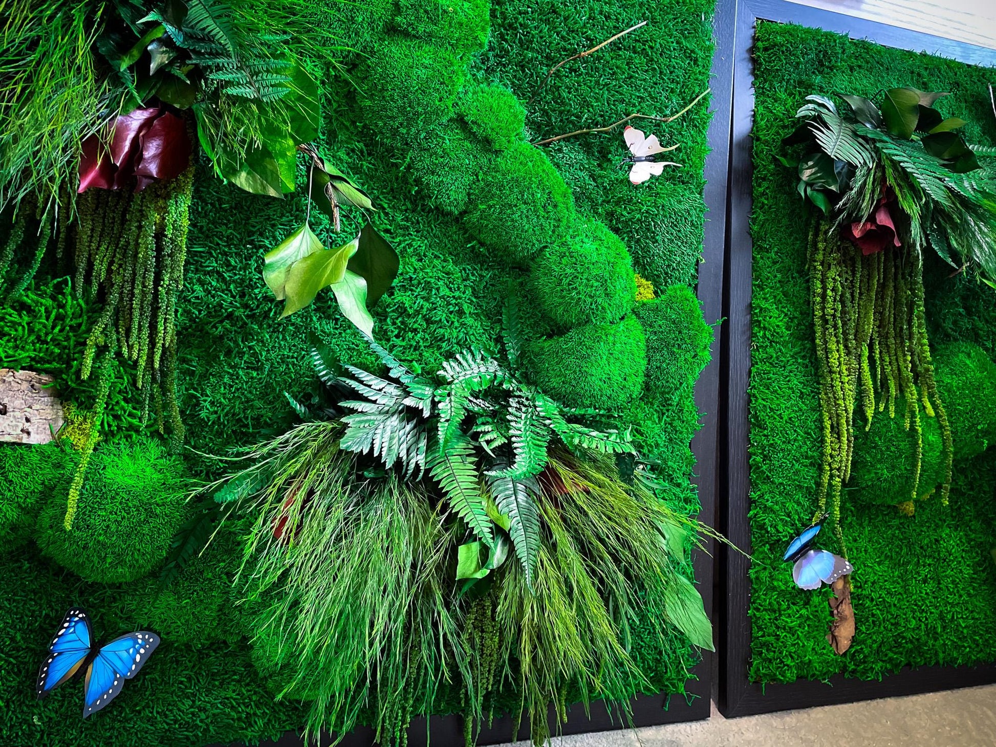 Custom Moss Wall Art – Lush Greenery with Butterfly Accents for Home Décor RishStudio
