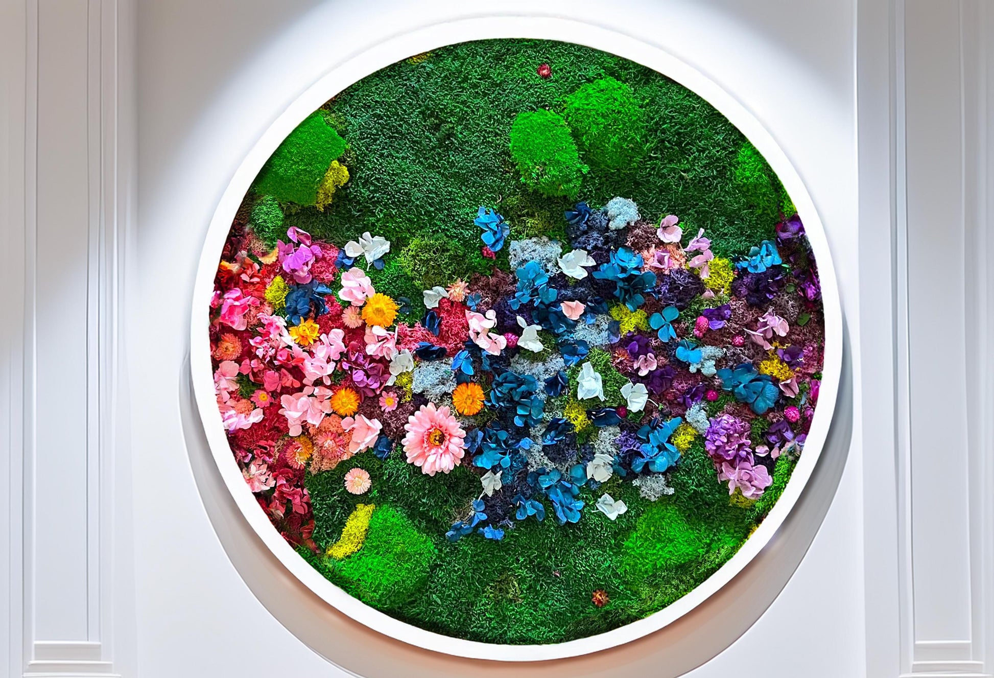 Round Moss Wall Art with Preserved Flowers – Handmade Botanical Wall Decor for Home & Office mossartbyrishstudio