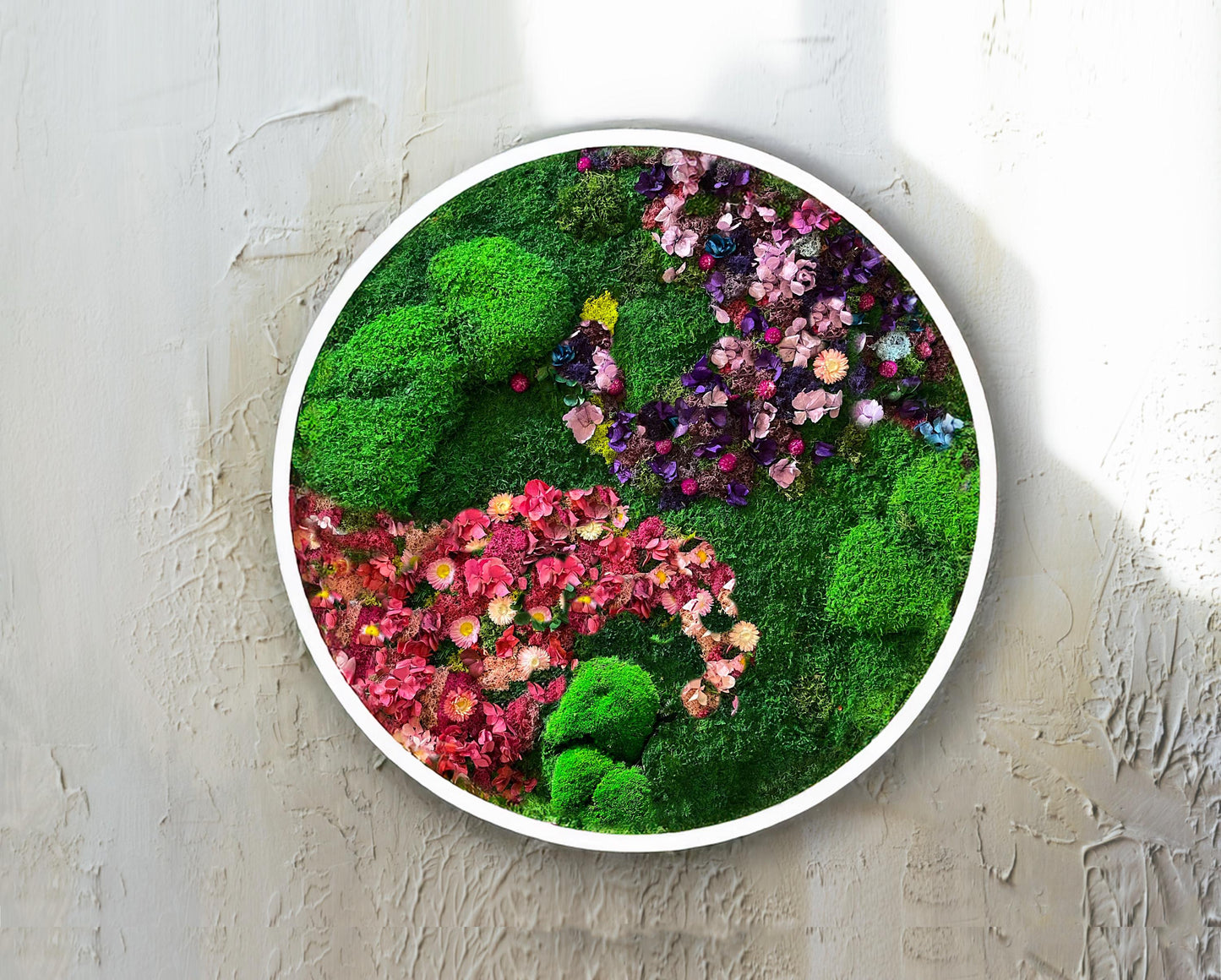 Round Moss Wall Art with Preserved Flowers – Handmade Botanical Wall Decor for Home & Office mossartbyrishstudio