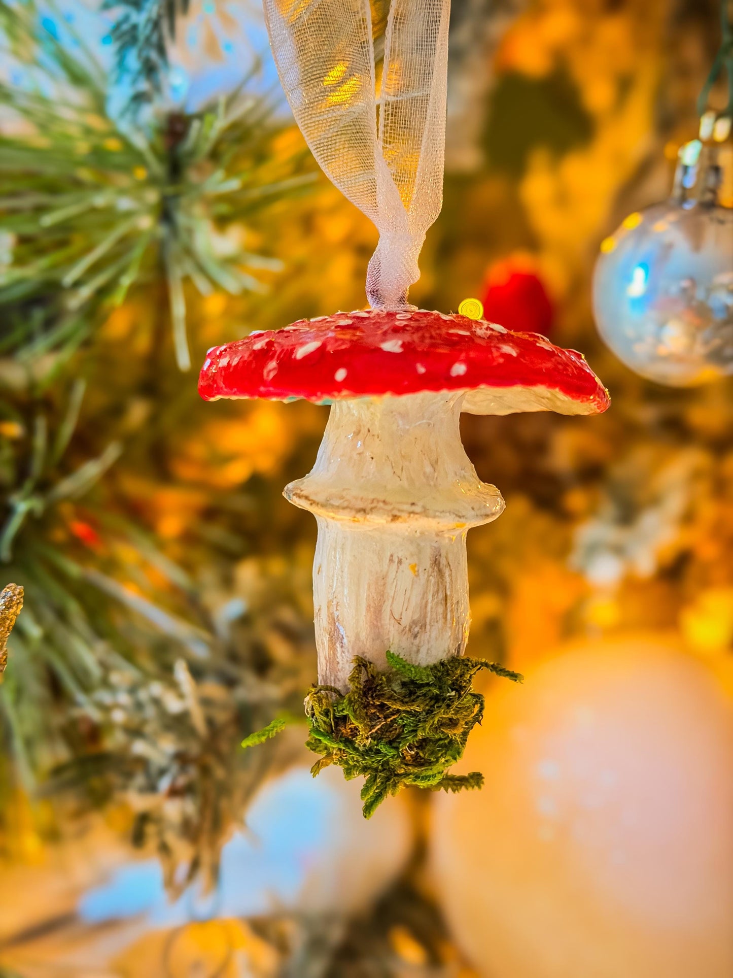 Handmade Mushroom Christmas Ornament: Red Toadstool Holiday Decoration, Woodland Fairy Tree Decor, Cottagecore Ornament with Moss mossartbyrishstudio