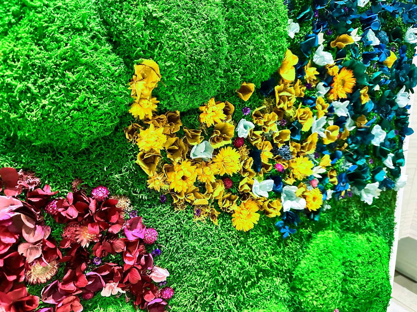 Preserved Moss Wall Art with Real Flowers – Handcrafted Biophilic Home & Office Decor mossartbyrishstudio