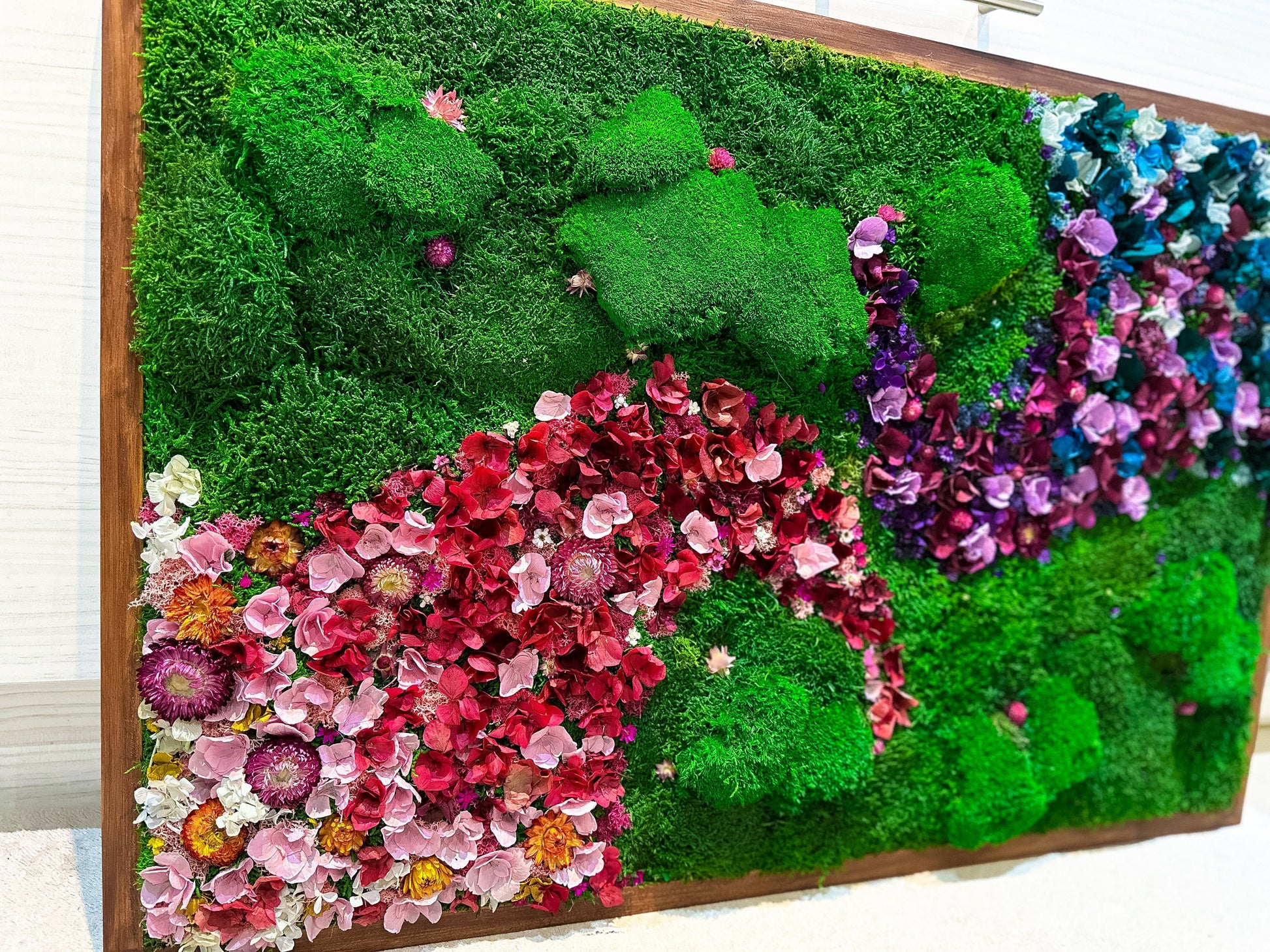 Preserved and dried flowers | Rainbow Moss wall art with flowers | RishStudio RishStudio