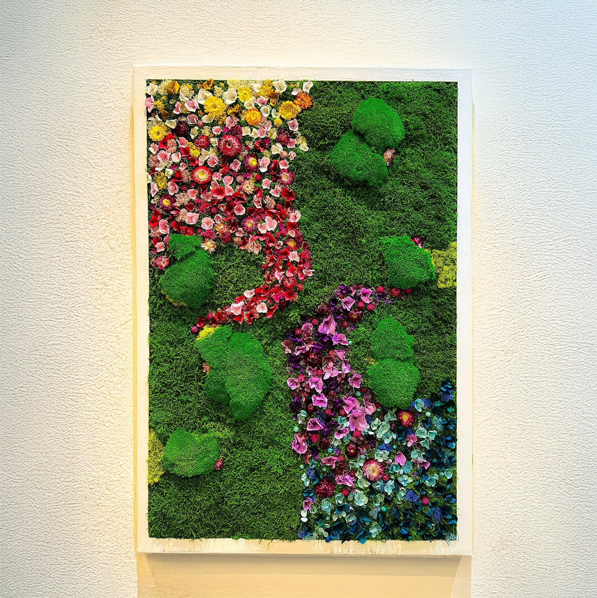 Preserved and dried flowers | Rainbow Moss wall art with flowers | RishStudio RishStudio