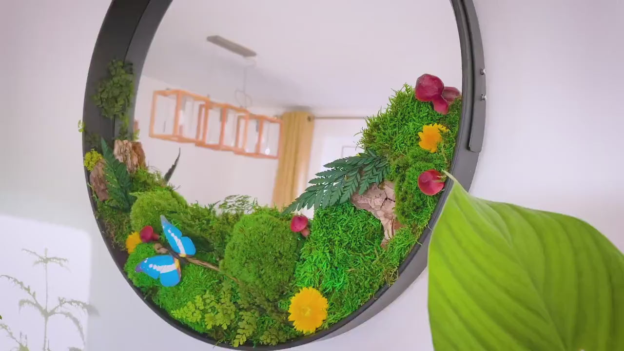 Round Hanging Mirror with Preserved Moss & Floral Accents – Nature-Inspired Wall Décor