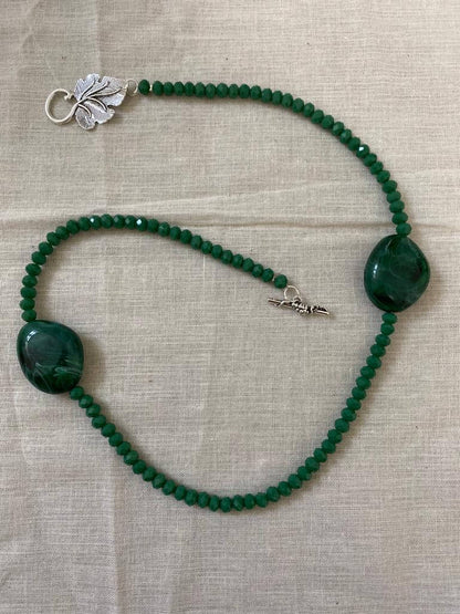 Green faceted crystal necklace | MouArtBoutique MouArtBoutique