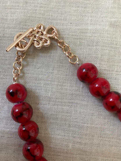 Red glass beads necklace | MouArtBoutique MouArtBoutique